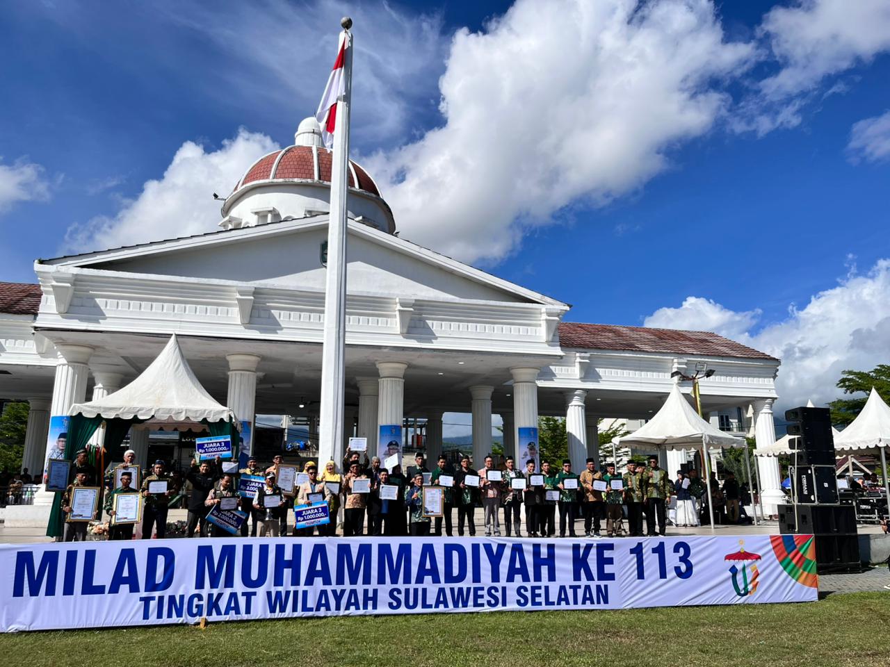 UIAD Sinjai Raih Penghargaan Muhammadiyah Award Sulsel 2025 Kategori Unggul Caturdarma PTM