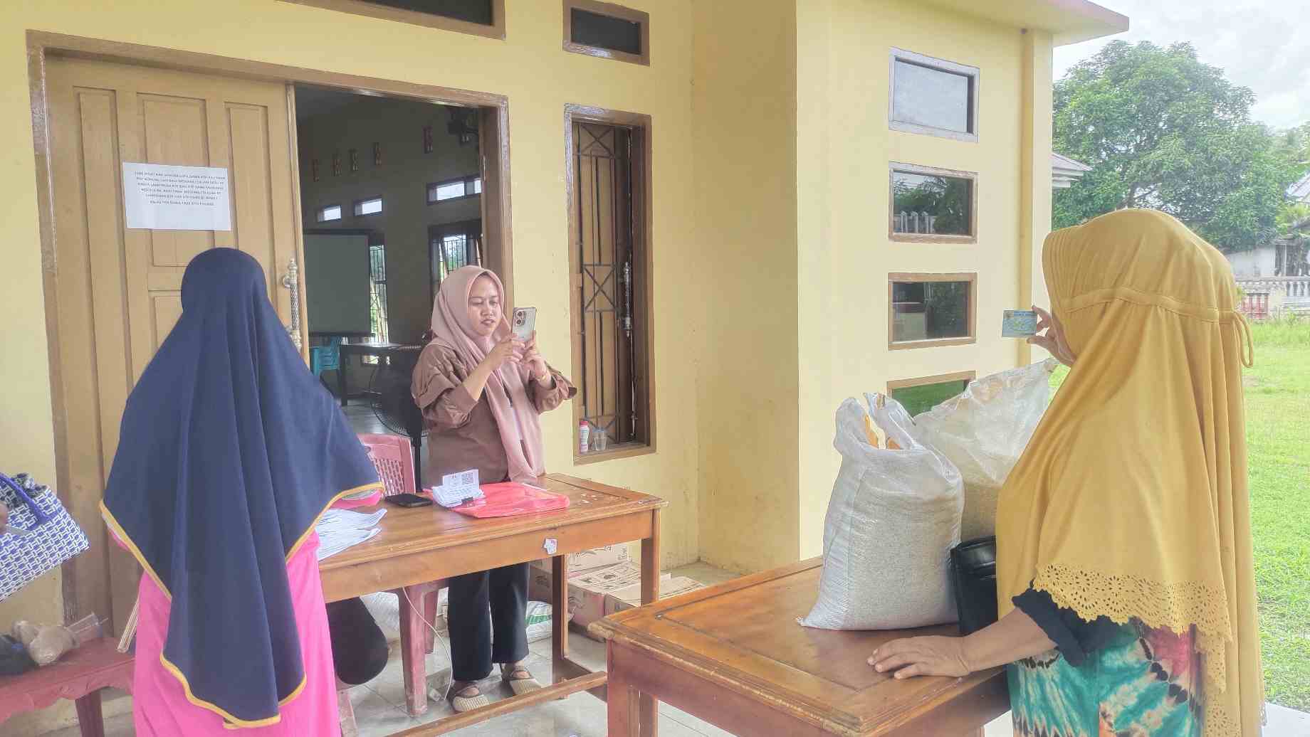 Pemerintah Desa Lamatti Riaja Salurkan Bantuan Ketahanan Pangan, Ringankan Beban Ratusan Warga