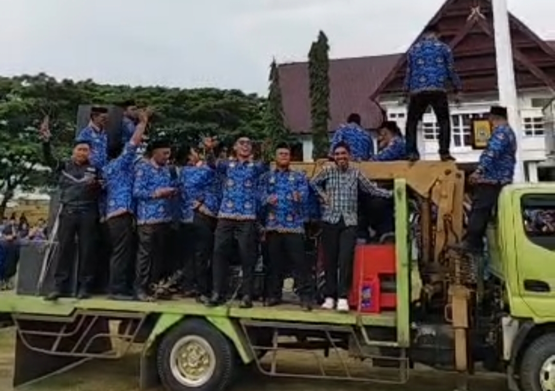Konvoi Menggunakan Truk Derek, Ekspresi Kebahagiaan PPPK PUPR Sinjai