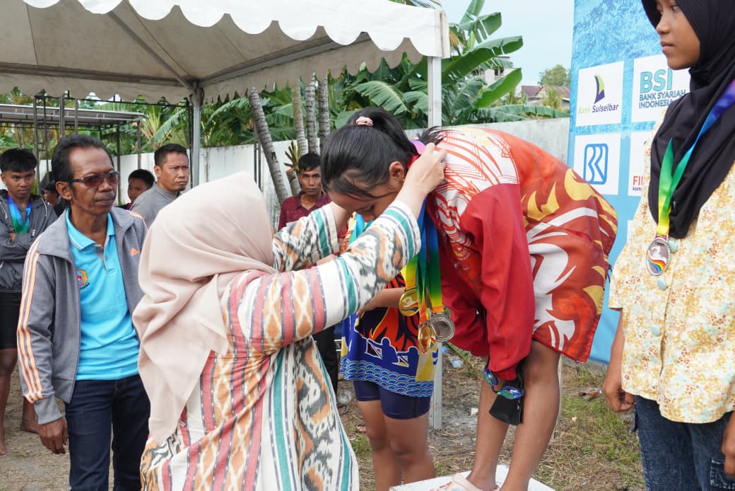 82 Atlet Ramaikan Kejuaraan Renang Sinjai, Bupati Ratnawati Dorong Pembinaan Berkelanjutan