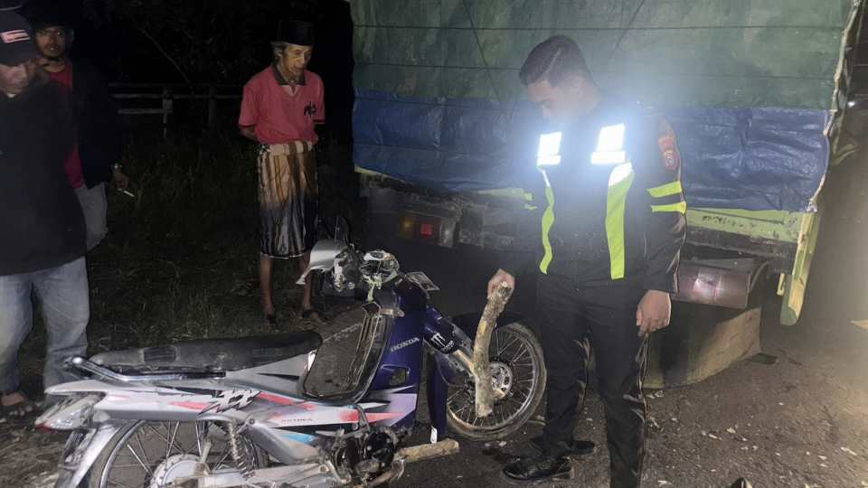 Hantam Truk Parkir di Sinjai Selatan, Pengendara Motor Supra Tewas