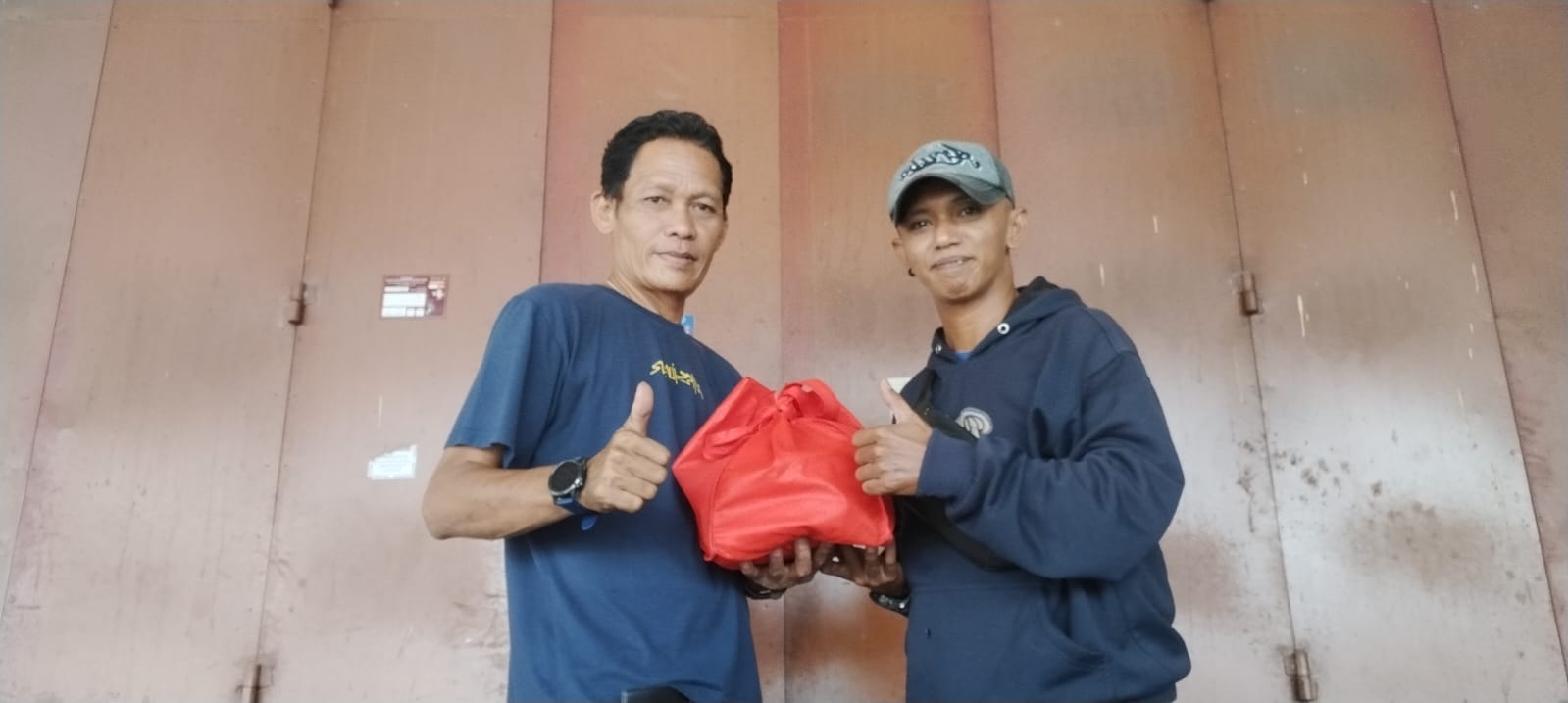 Sentuhan Kasih di Hari Fitri: AMJI-RI Sinjai Berbagi Paket Sembako untuk Rekan Jurnalis