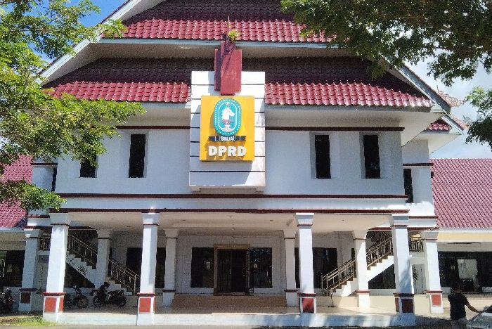 Tak Ada Anggota DPRD Sinjai Hadir di Kantor