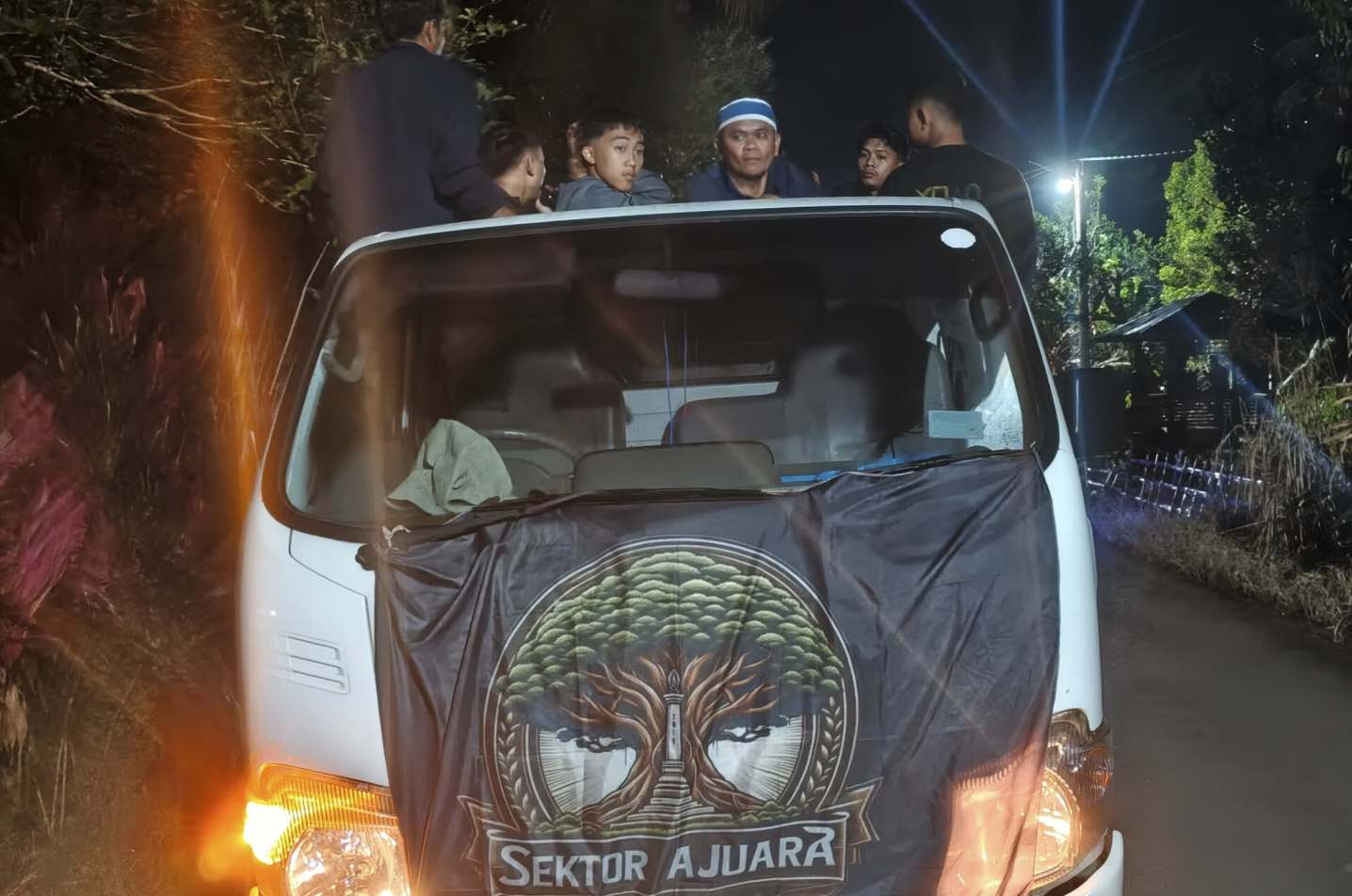 Satu Barisan! Pemuda Sektor Ajuara dan Tokoh Agama Desa Palangka Gemakan Takbir Keliling