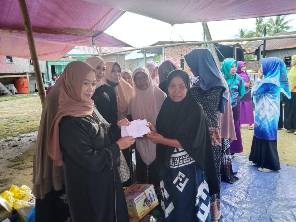 Majelis Ta’lim Al-Muhajirin Saocitra Salurkan Bantuan untuk Korban Kebakaran di Lappa