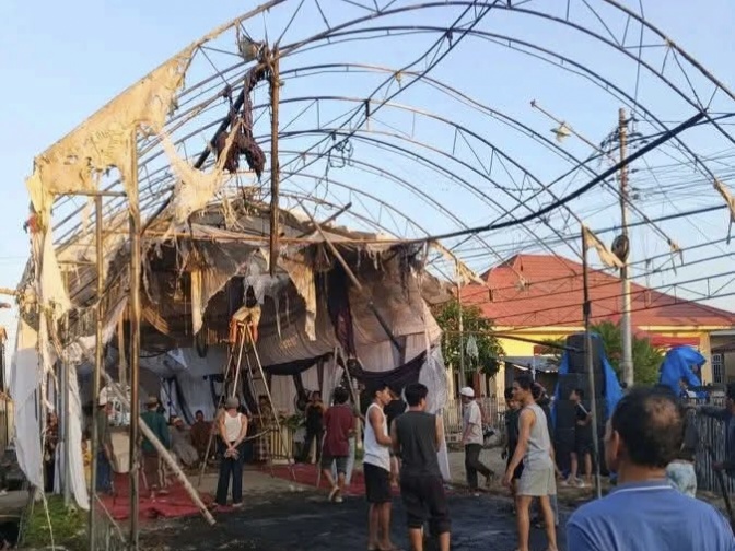 Korsleting Listrik, Tenda Pelaminan di Sinjai Ludes Terbakar Jelang Resepsi