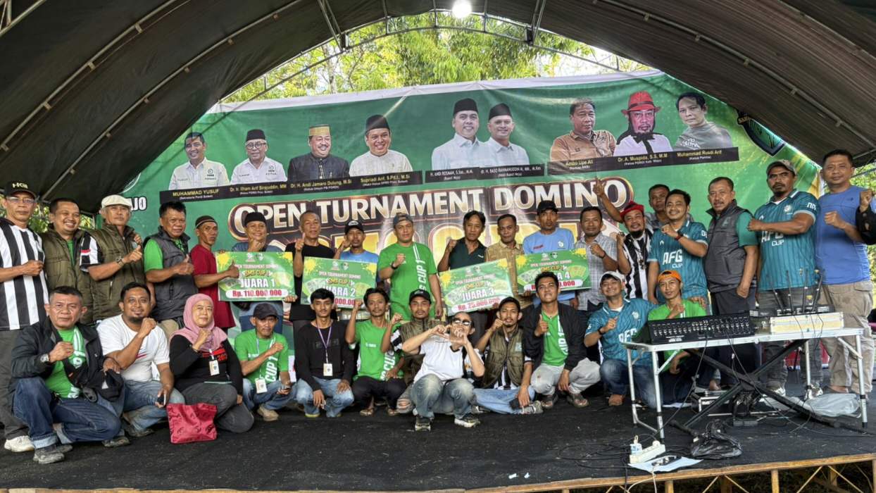 PORDI Sinjai Tampil Memukau di Wajo: Duet Abd Rahman-Muslimin Amankan Juara 3 SMS Cup I