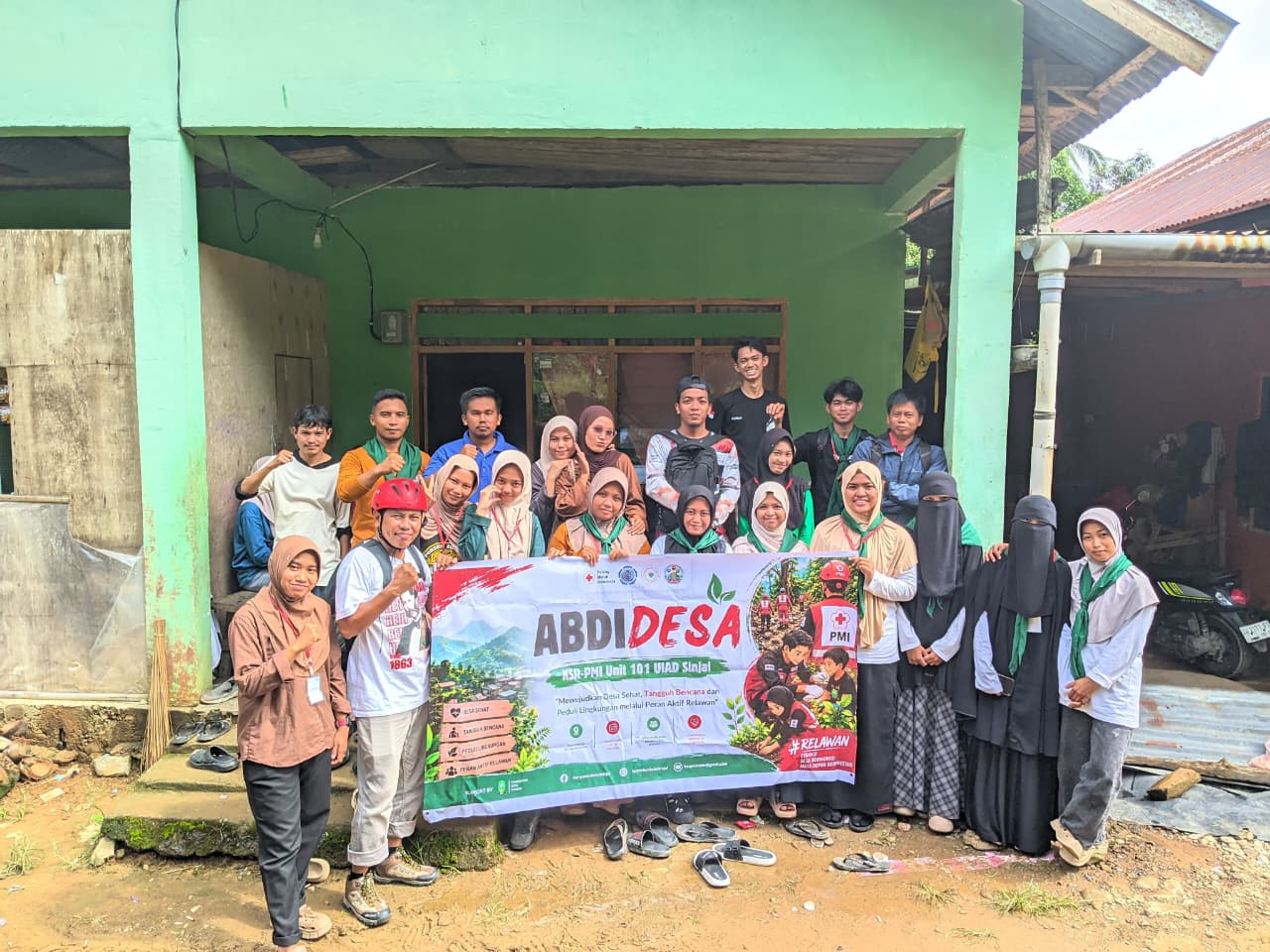 Relawan KSR-PMI UIAD Sinjai Turun ke Desa Puncak, Gaungkan Kepedulian Sosial