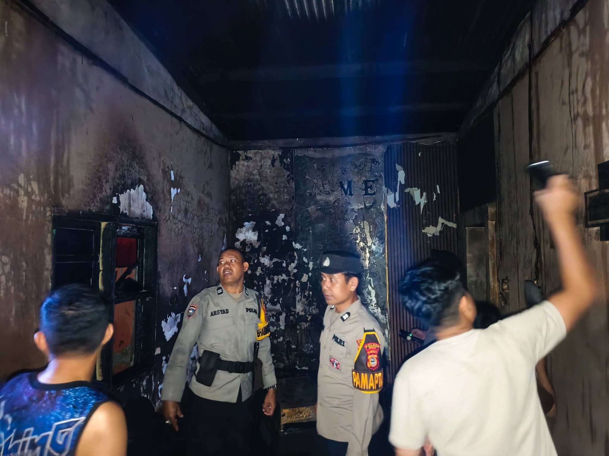 Rumah Warga di Larelarea Sinjai Ludes Terbakar, Kerugian Ditaksir Capai Rp100 Juta