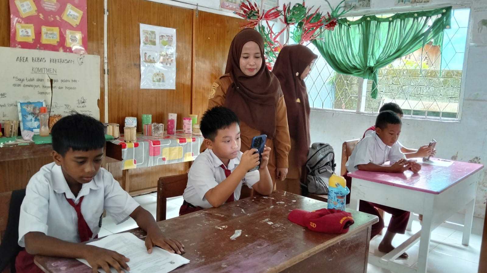 Transformasi Digital Pendidikan, SDN 82 Tokinjong Gelar ASAT dengan Chromebook dan Android