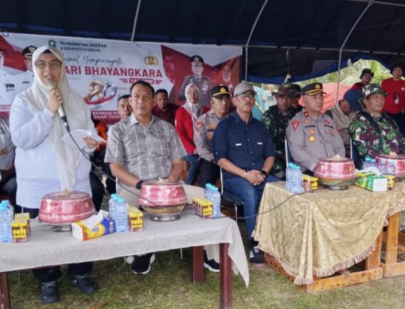Sinergi Lintas Sektor, Bupati Ratnawati Buka Simulasi Kesiapsiagaan Bahari di Sinjai Timur