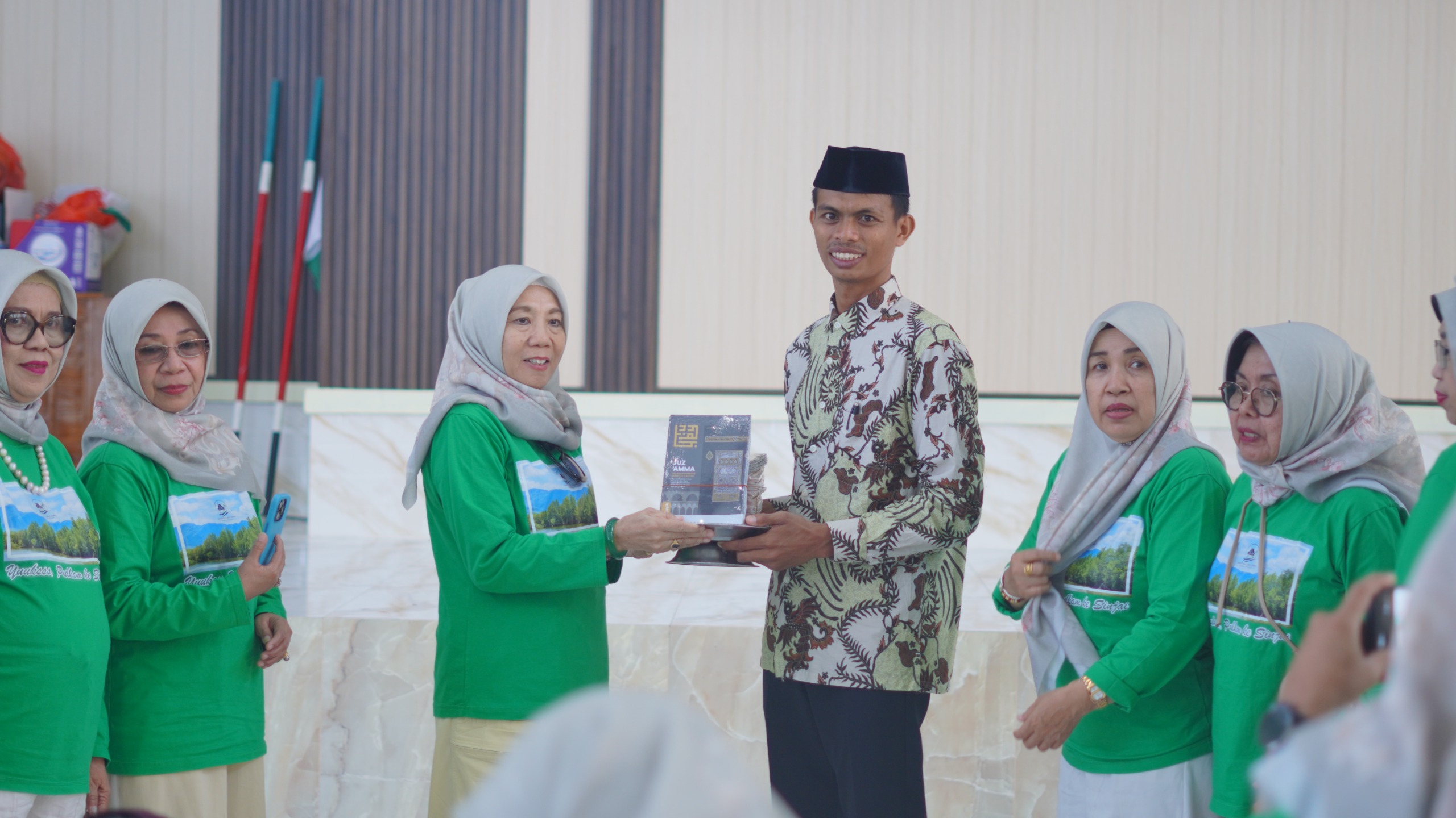 Perantau Sinjai di Makassar Salurkan Bantuan untuk SDIT Wahdah, Dorong Lahirnya Generasi Qur’ani