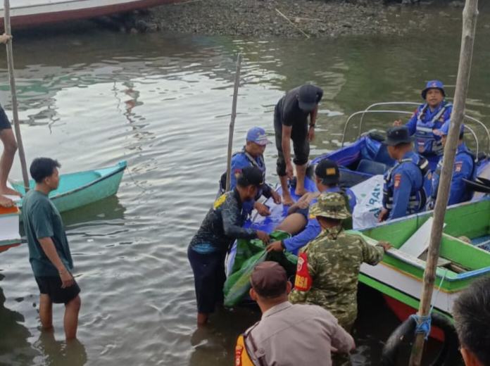 Tiga Jam Pencarian, Korban Tenggelam di Pelabuhan Larea-rea Sinjai Ditemukan Meninggal Dunia