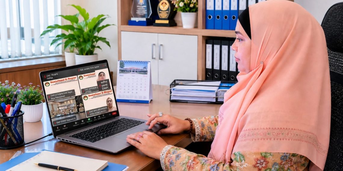 Ketua DWP Unit Sekretariat DPRD Sinjai Ikuti Sosialisasi E-Reporting Program Kerja DWP