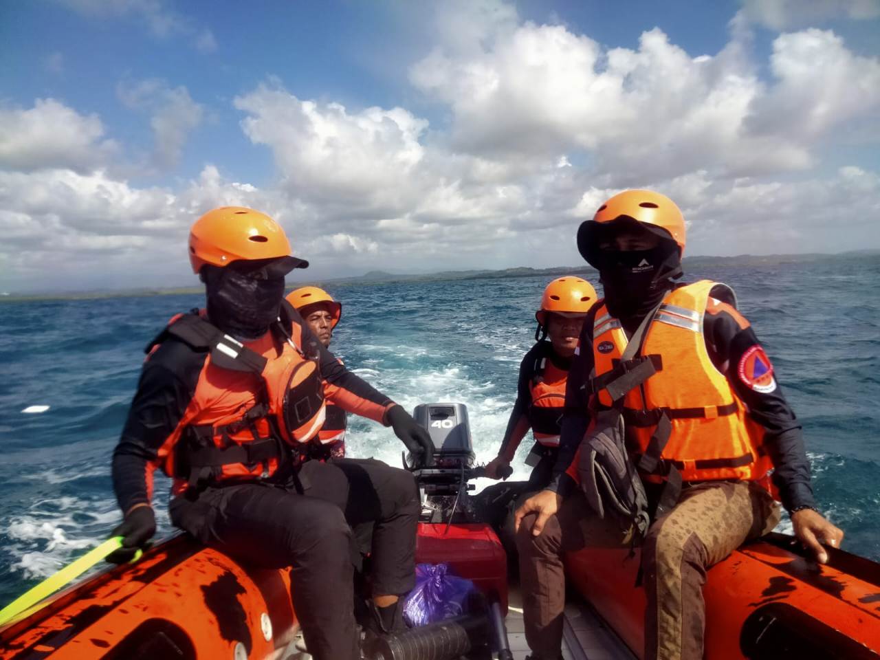 Hari Kedua Pencarian Nelayan Hilang di Perairan Sinjai, Gelombang Tinggi Jadi Tantangan Tim SAR