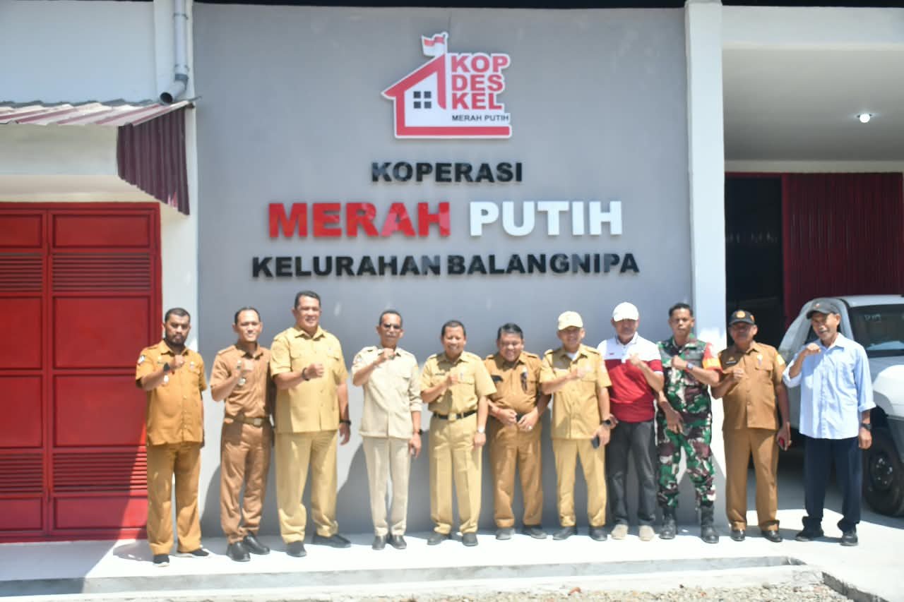 Jelang Beroperasi, Sekda Sinjai Cek Gerai hingga Kendaraan Operasional KDKMP