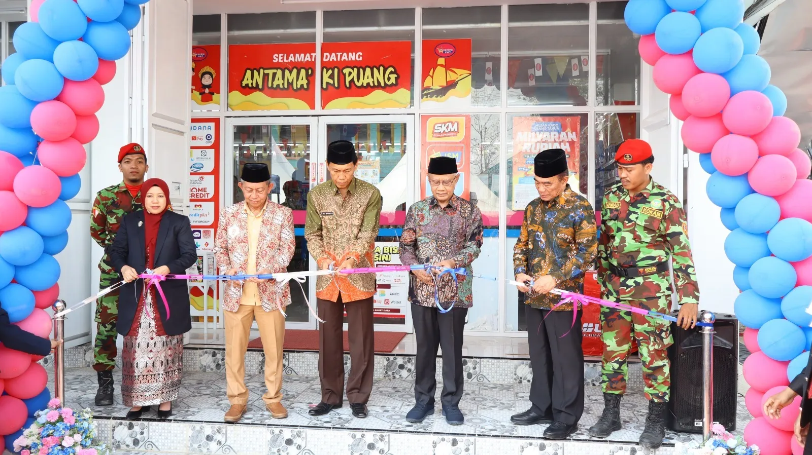 Kembali ke Sinjai Setelah 42 Tahun, Haedar Nashir Launching Mentarimu Mart UIAD
